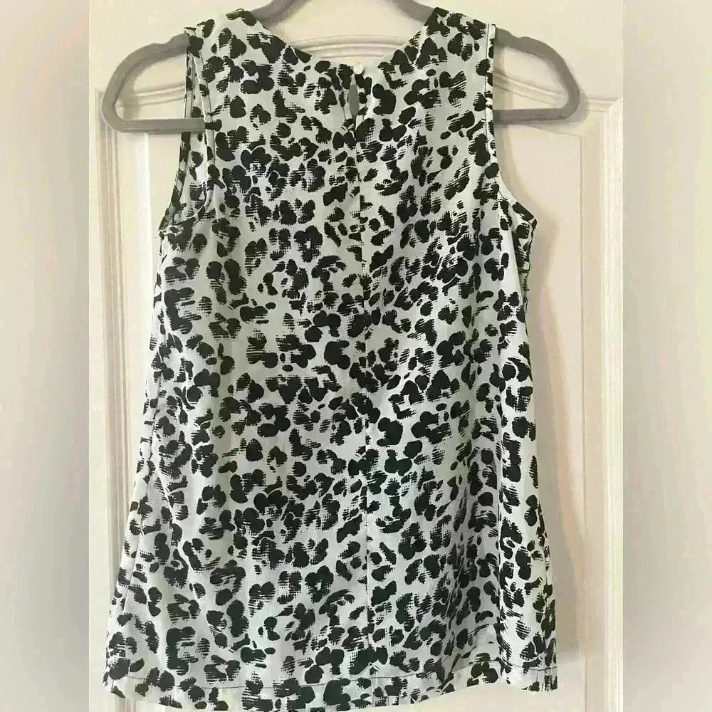 EUC Merona Brand Sleeveless White Blouse with Black Design Women’s XS - Picture 7 of 11